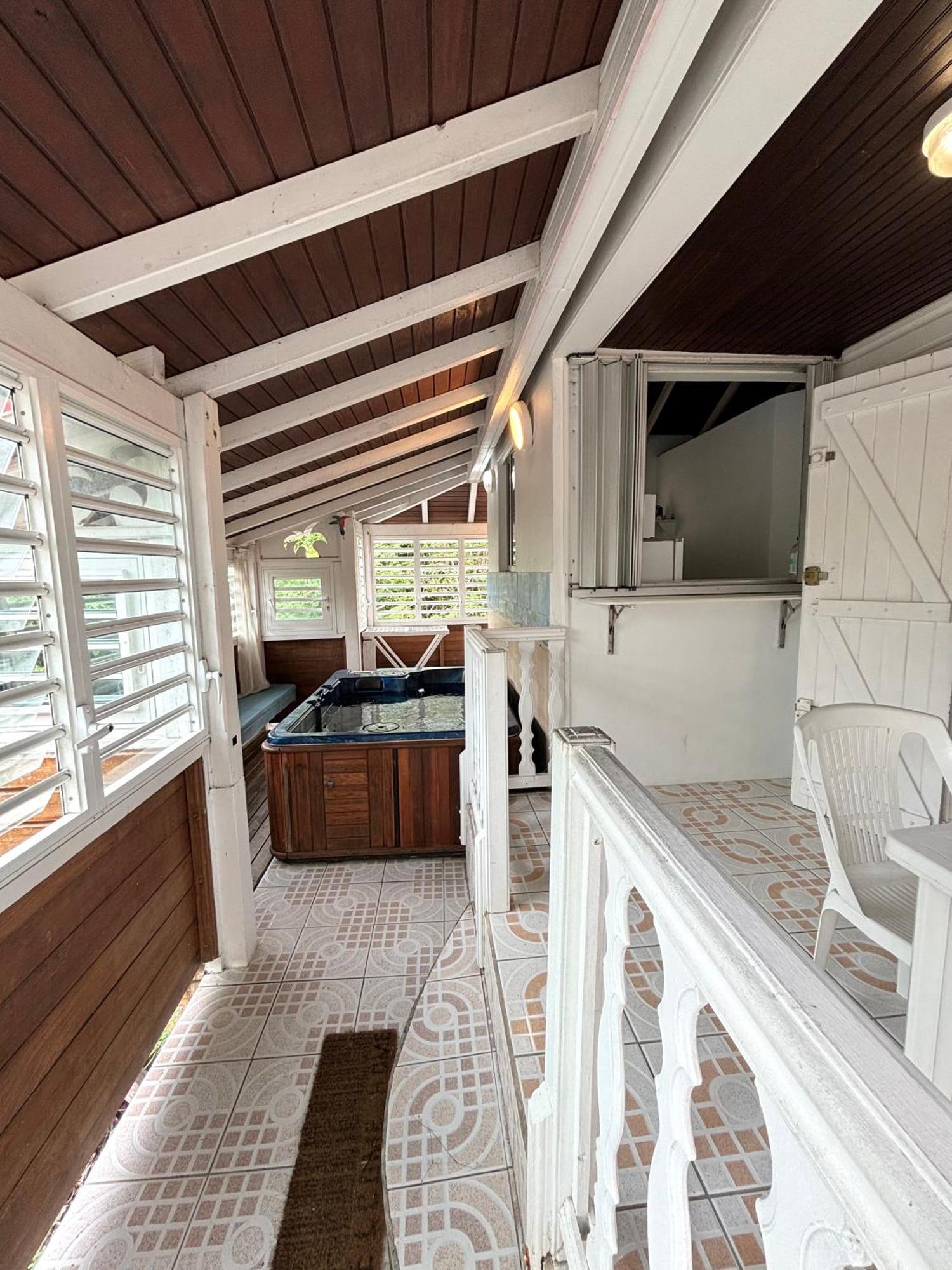 Le Nid De Lorhila - Jacuzzi, Piscine, Plage Sainte-Anne  Exterior photo