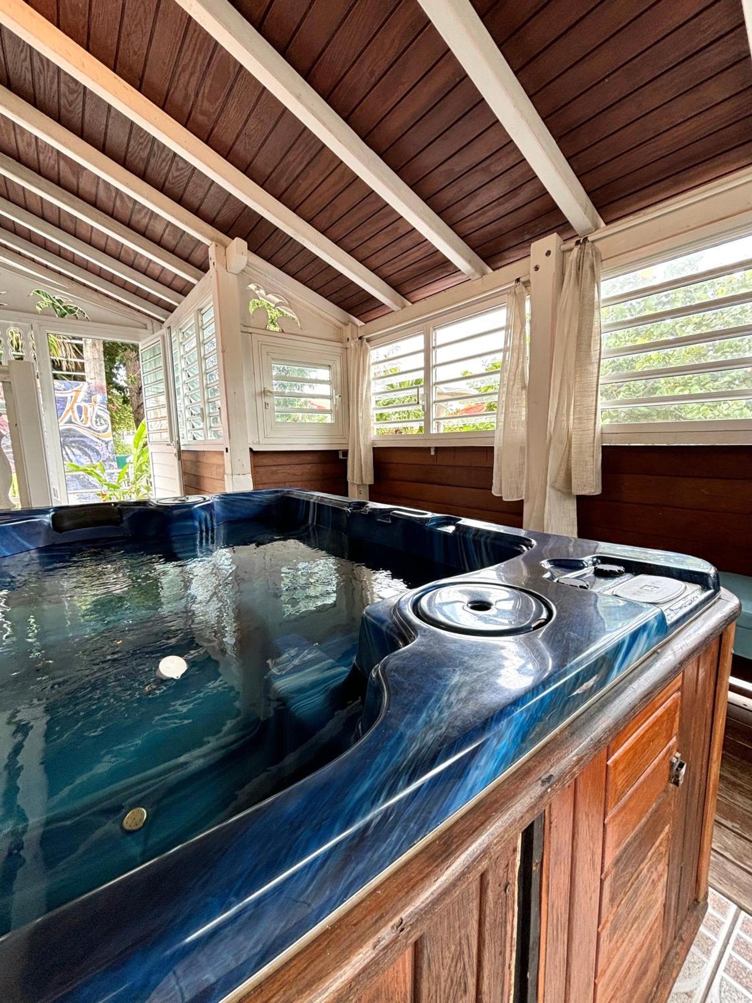 Le Nid De Lorhila - Jacuzzi, Piscine, Plage Sainte-Anne  Exterior photo